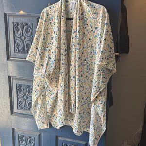 Source Unknown Floral Kimono Cardigan in Cream, Blue, Green